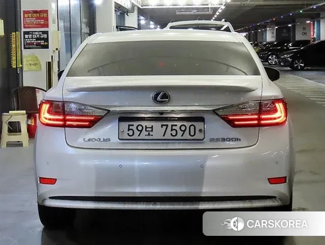 Lexus New ES300h id 3647414 из Кореи 15