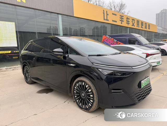 Xiaopeng Motors Xiaopeng X9 id 3969195 из Китая 7