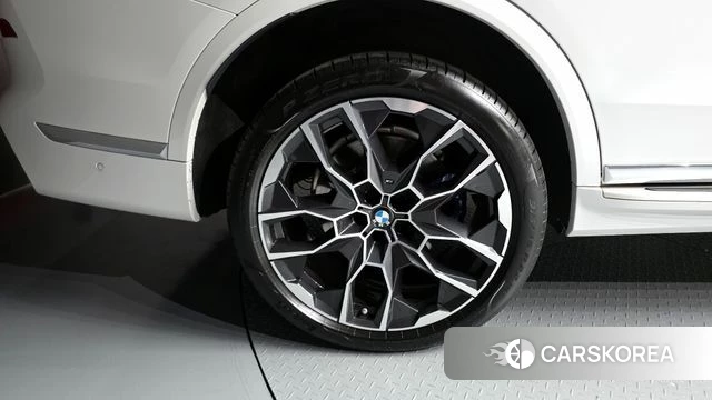 BMW X7 (G07) id 4280020 из Кореи 29