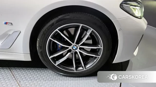 BMW 5 Series (G30) id 3433138 из Кореи 15