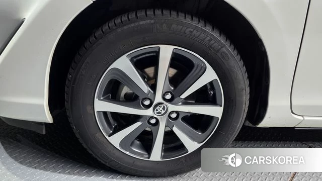 Toyota Prius C id 4776202 из Кореи 30