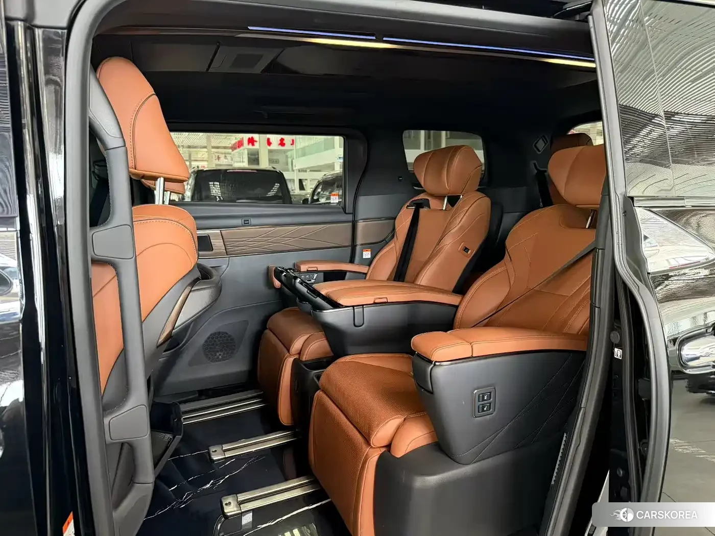 Toyota Vellfire 2025 Черный из Китая, фото 5