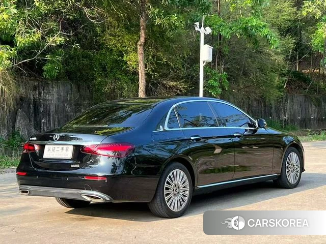 Mercedes-Benz E-class id 4220988 из Китая 5