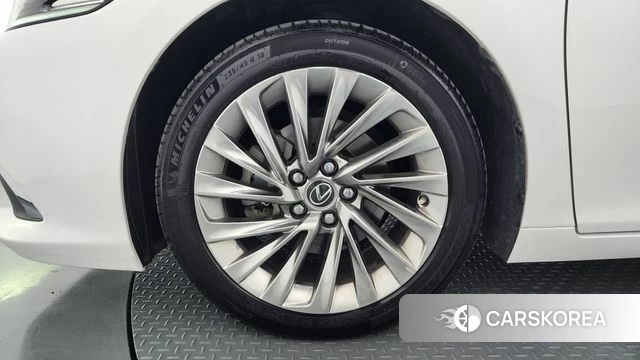 Lexus ES300h 7th generation id 4701517 из Кореи 29