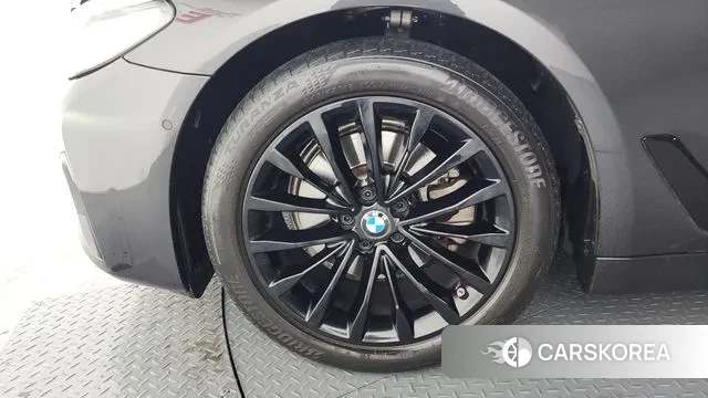 BMW 5 Series (G30) id 3760255 из Кореи 15