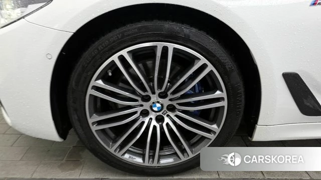 BMW 5 Series (G30) id 4285396 из Кореи 15