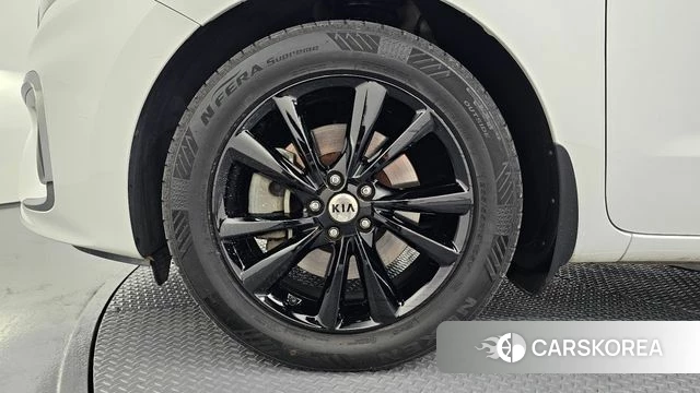 Kia The New Carnival id 4531010 из Кореи 15