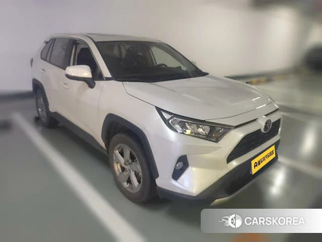 Toyota RAV4 Rongfang 2022 Белый из Китая, фото 5