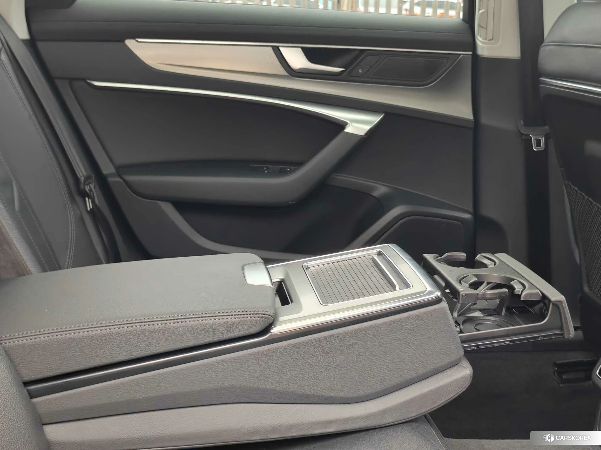 Audi A6L id 4461423 из Китая 25
