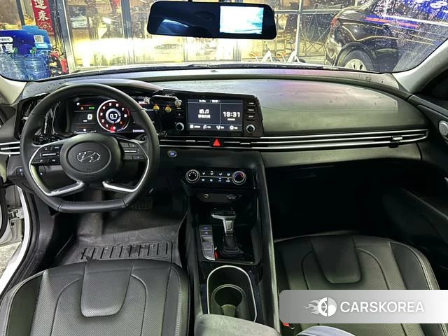 Hyundai Elantra 2023 Белый из Китая, фото 5