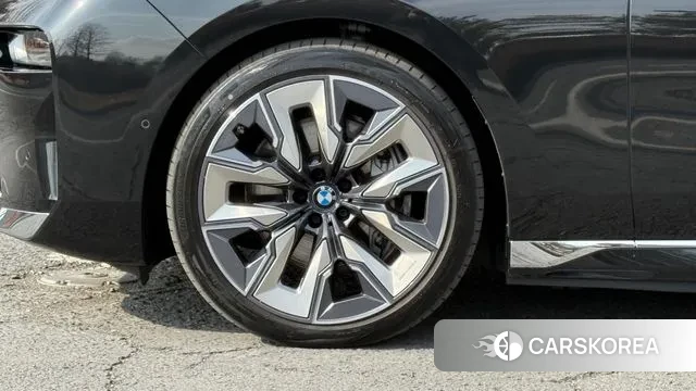 BMW i7 (G70) id 3664295 из Кореи 15