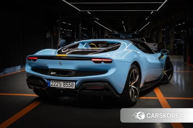 Ferrari 296 GTS 2023 Светло-серебряный цвет из Кореи, фото 6