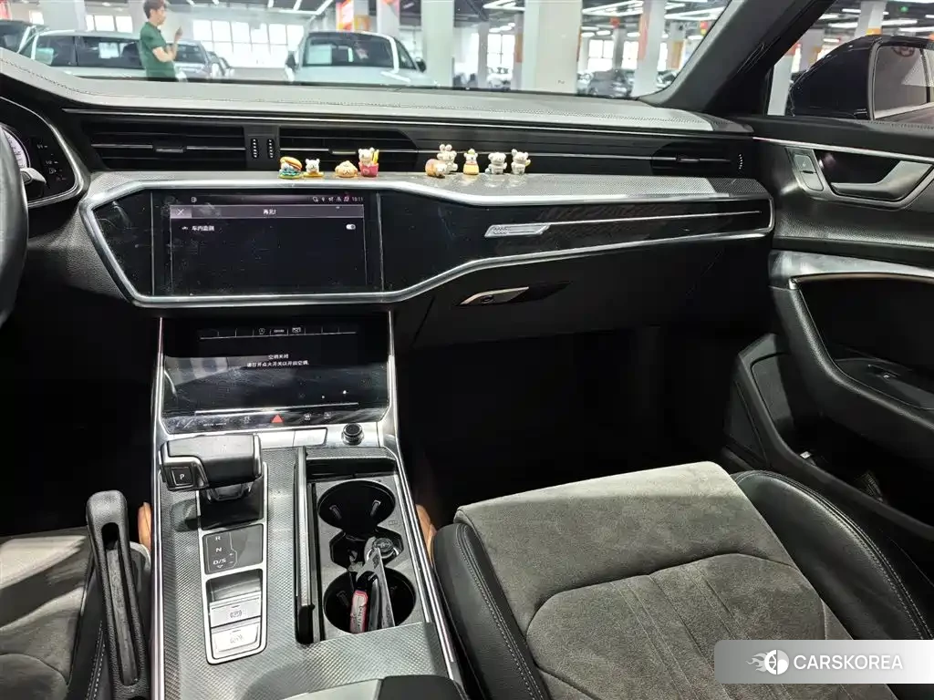 Audi A6L id 4548055 из Китая 11
