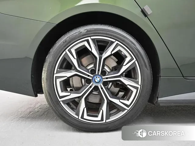 BMW i4 id 3053659 из Кореи 15