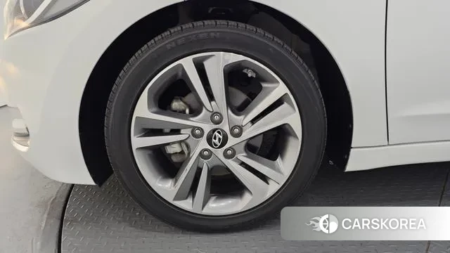 Hyundai Avante AD id 3386225 из Кореи 15