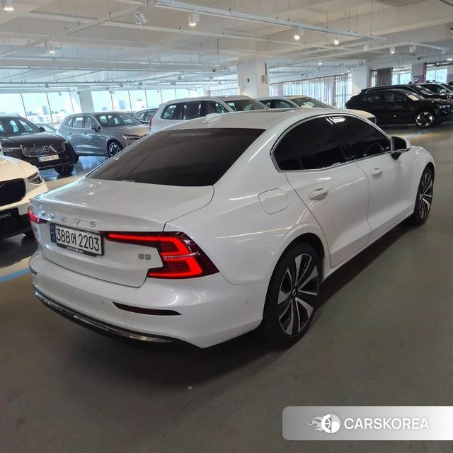 Volvo S60 3rd generation 2024 Белый из Кореи, фото 5