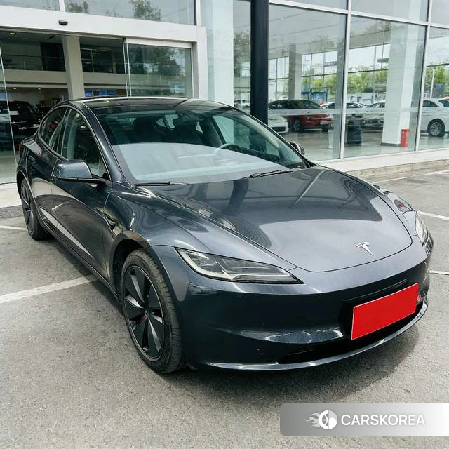 Tesla Model 3 2025 Темно-серый из Китая, фото 5