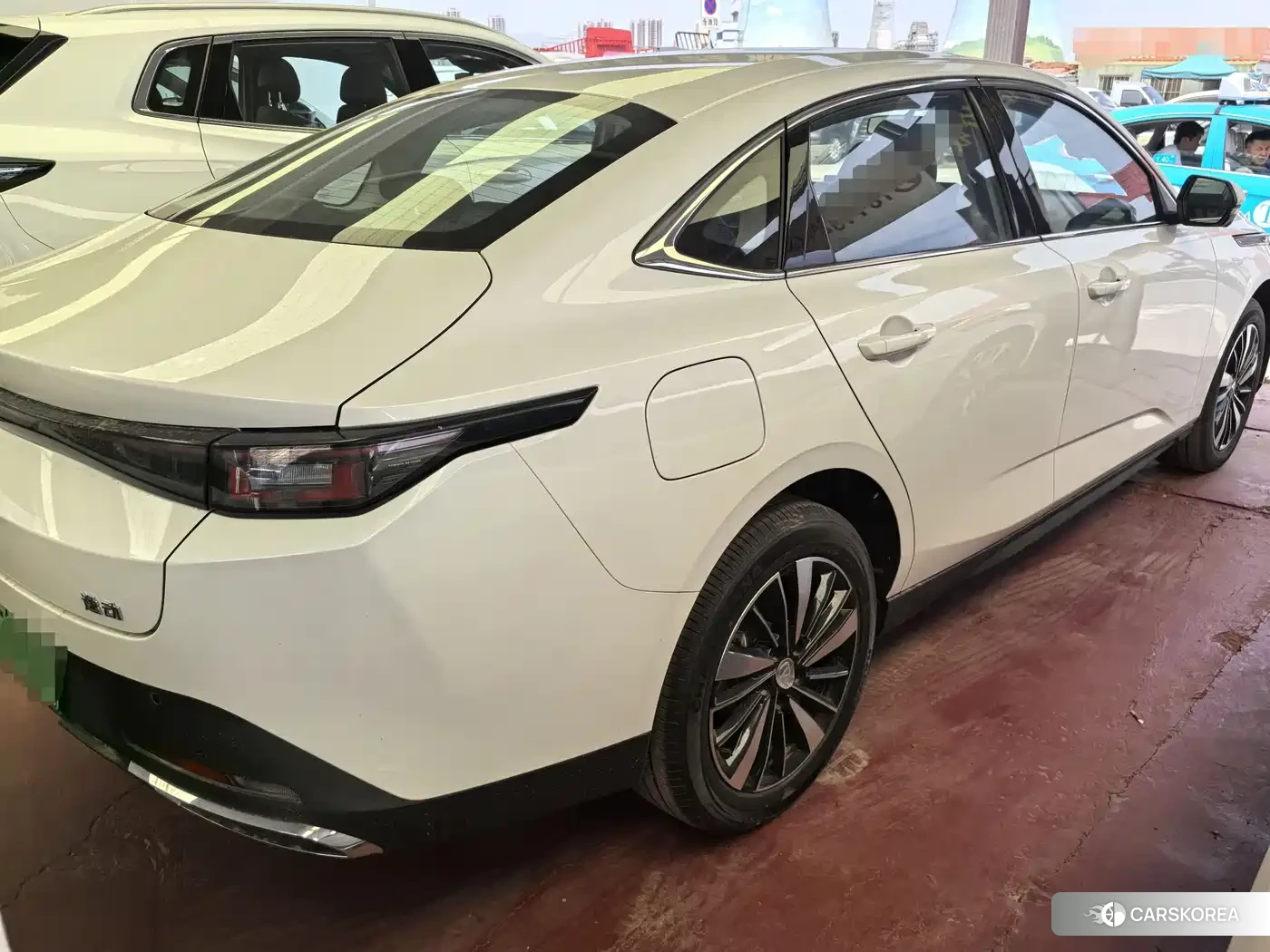 Chang'an Yidong PHEV 2026 Белый из Китая, фото 5