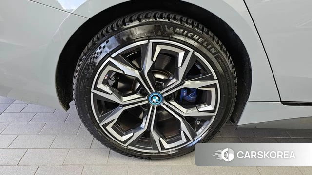 BMW i4 id 4935355 из Кореи 30