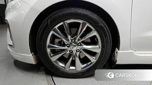 Kia The New Carnival id 3905557 из Кореи 15