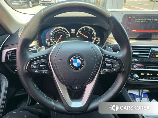 BMW 5 Series (G30) 2018 Белый из Кореи, фото 6