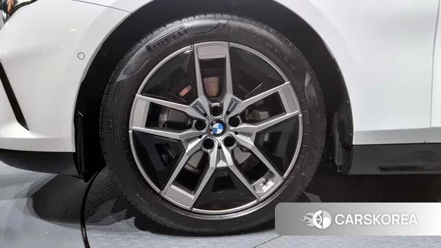 BMW 5 Series (G60) id 3674569 из Кореи 15