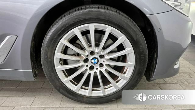 BMW 5 Series (G30) id 3885584 из Кореи 15