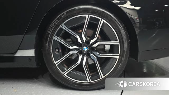 BMW 7 Series (G70) id 4349373 из Кореи 15