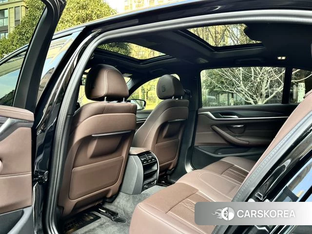 BMW 5 series 2023 Черный из Китая, фото 5