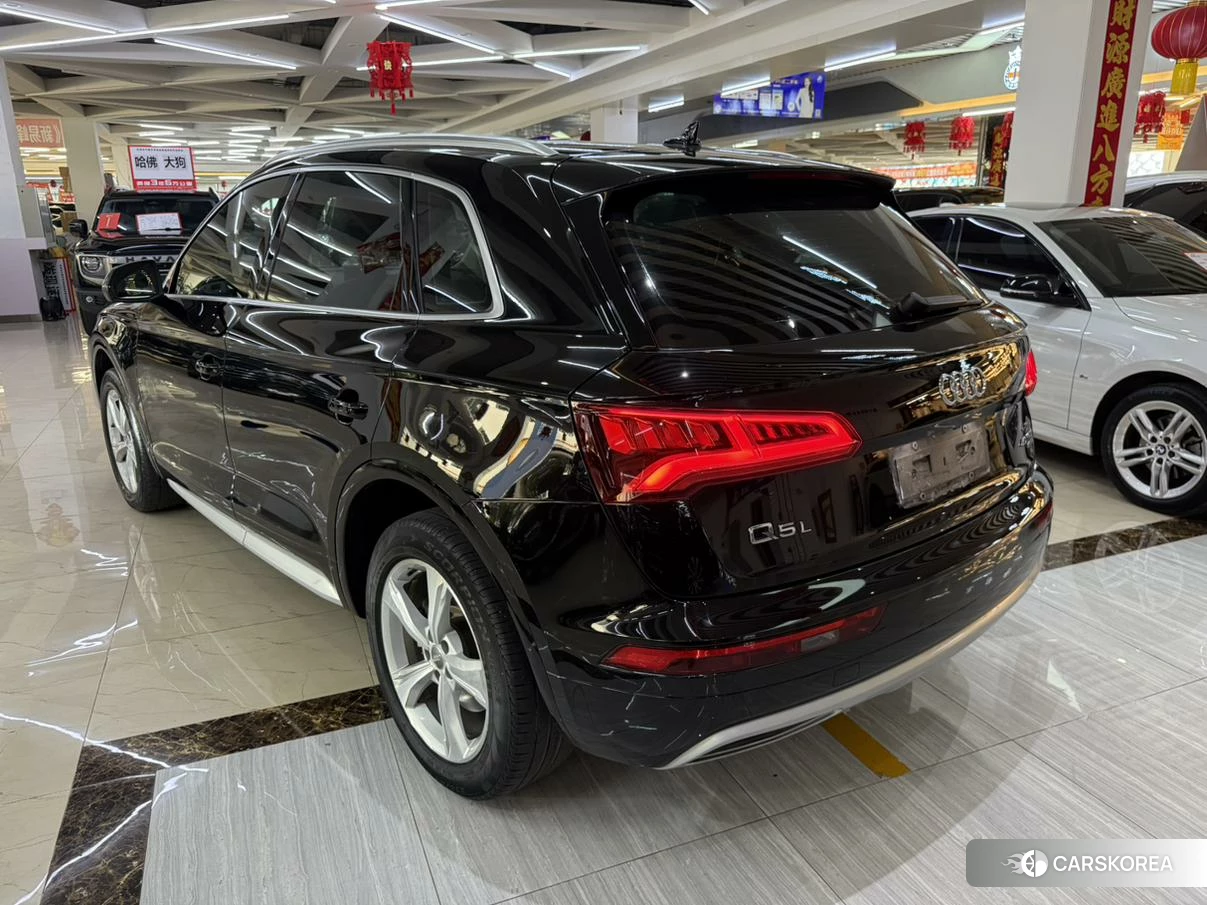 Audi Q5L 2020 Черный из Китая, фото 5