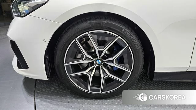 BMW 5 Series (G60) id 4302310 из Кореи 27