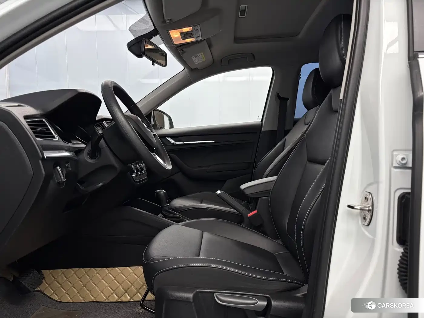 Skoda Komick 2023 Белый из Китая, фото 5
