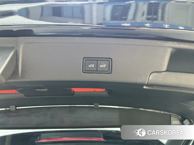 Volkswagen Touareg id 4272761 из Китая 14