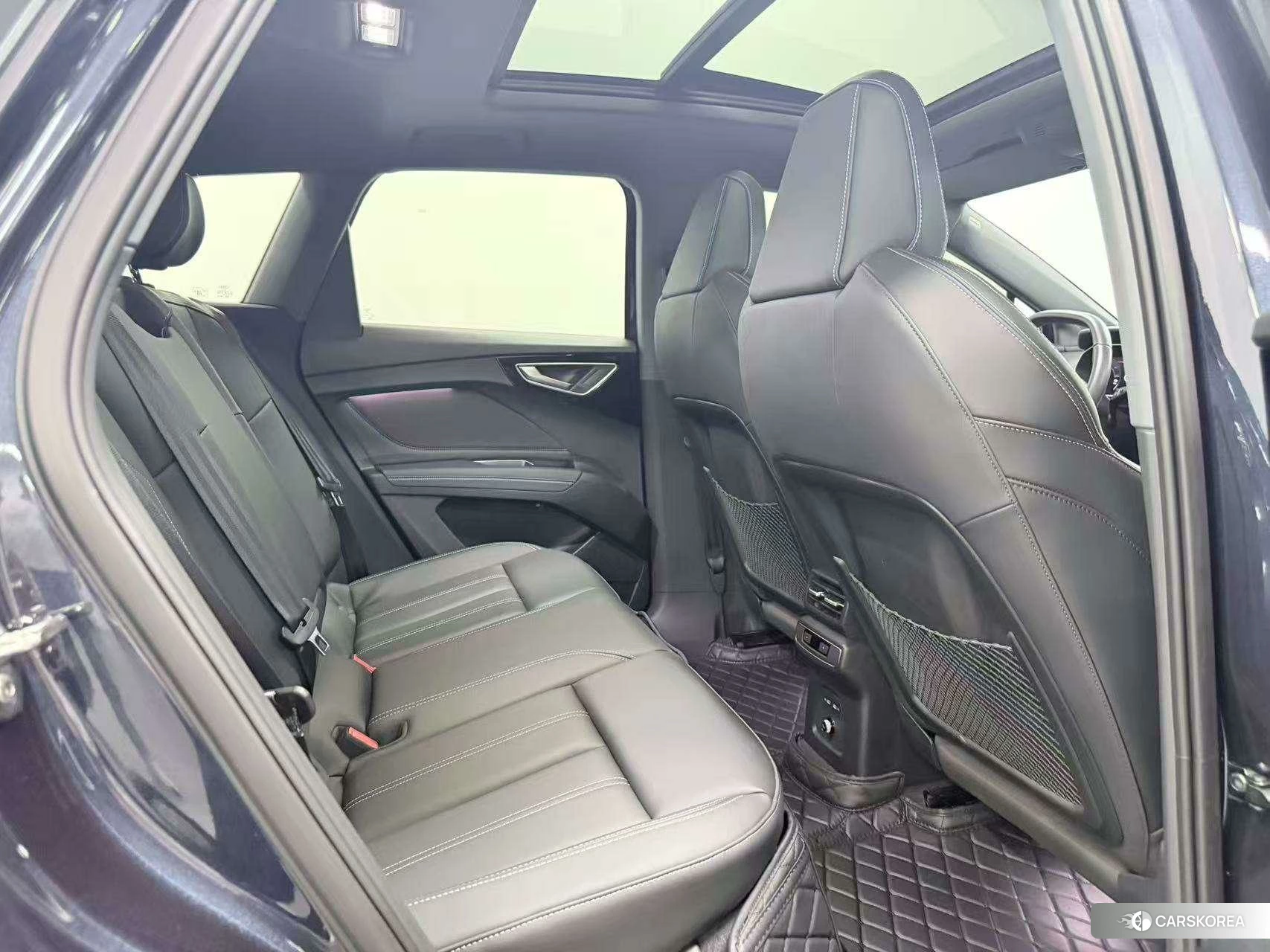 Audi Q4 2023 Темно-серый из Китая, фото 5