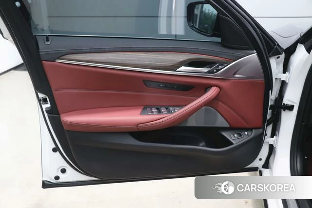 BMW 5 series PHEV id 4210196 из Китая 27