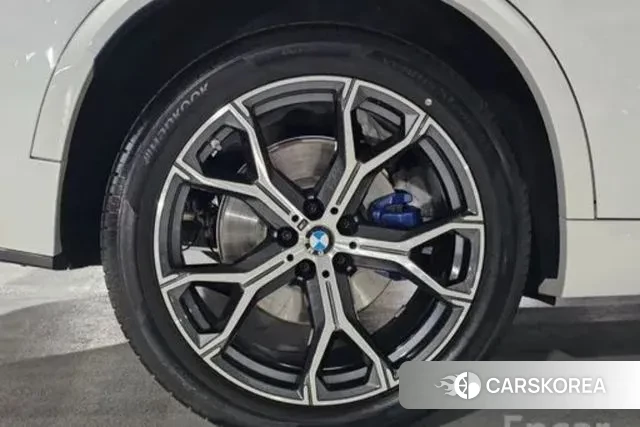 BMW X5 (G05) 2024 Жемчужный цвет из Кореи, фото 5