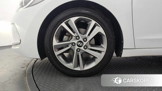 Hyundai Avante AD id 4378068 из Кореи 15