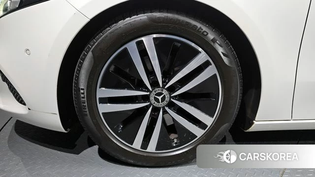 Mercedes-Benz A-Class W177 id 3852508 из Кореи 15