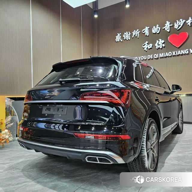 Audi Q5L 2021 Черный из Китая, фото 5