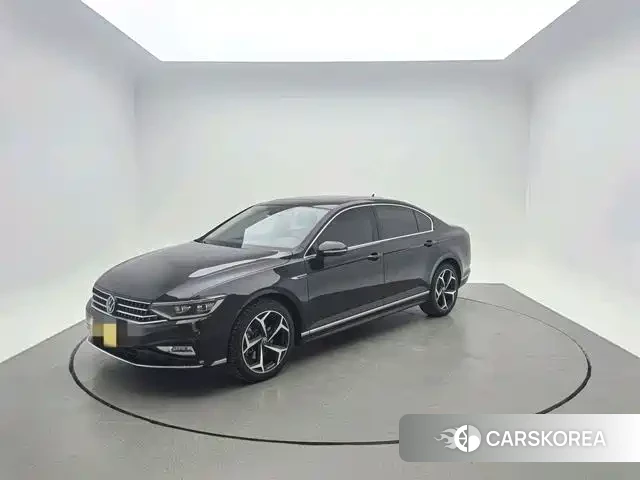 Volkswagen Magotan 2025 Черный из Китая, фото 5