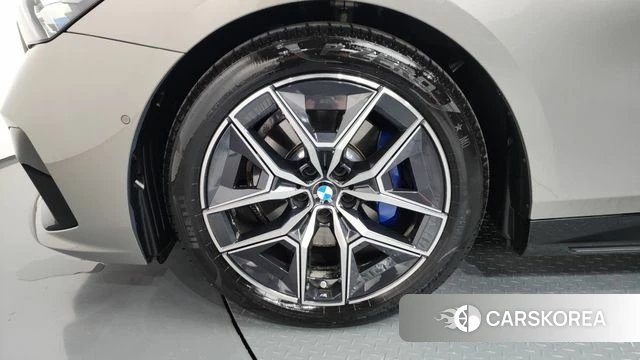 BMW 5 Series (G60) id 4493543 из Кореи 31