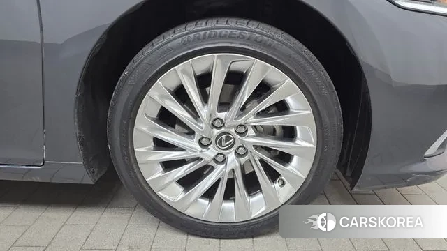 Lexus ES300h 7th generation id 3735349 из Кореи 15