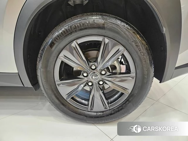 Lexus UX300h id 4704893 из Кореи 10