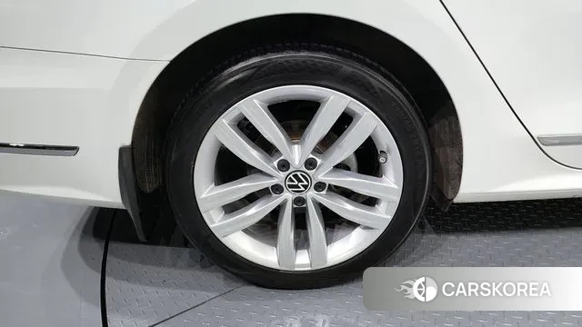 Volkswagen The New Passat id 3254193 из Кореи 15