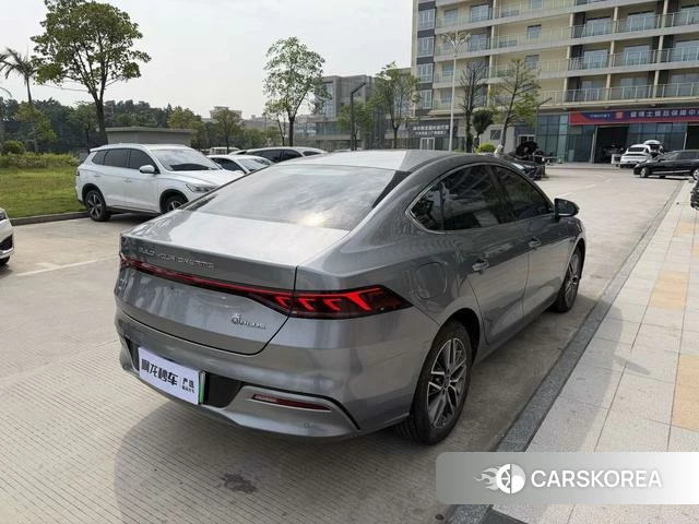 BYD Qin PLUS DM 2023 Темно-серый из Китая, фото 5