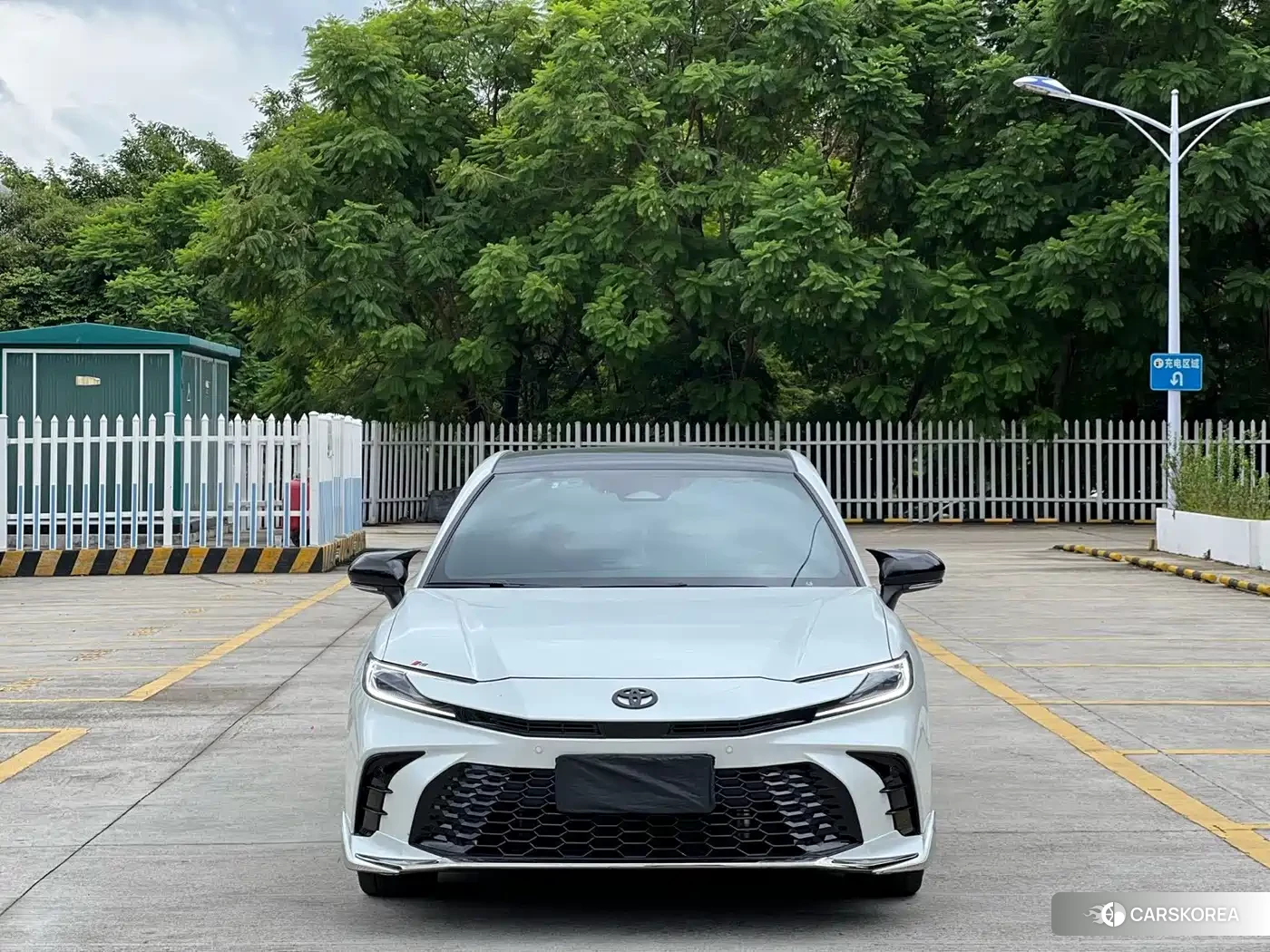 Toyota Camry 2025 Белый из Китая, фото 5