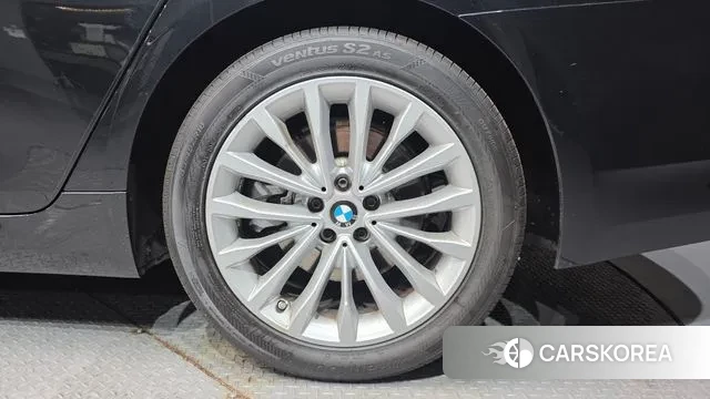 BMW 5 Series (G30) id 3717373 из Кореи 15