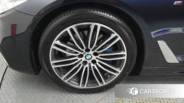 BMW 5 Series (G30) id 3820529 из Кореи 15