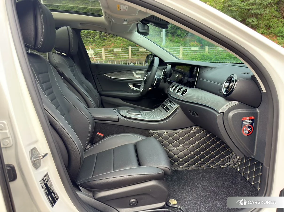 Mercedes-Benz E-Class 2022 Белый из Китая, фото 5