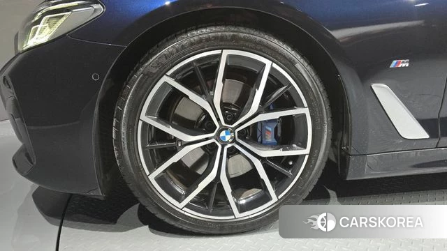 BMW 5 Series (G30) id 4594195 из Кореи 29